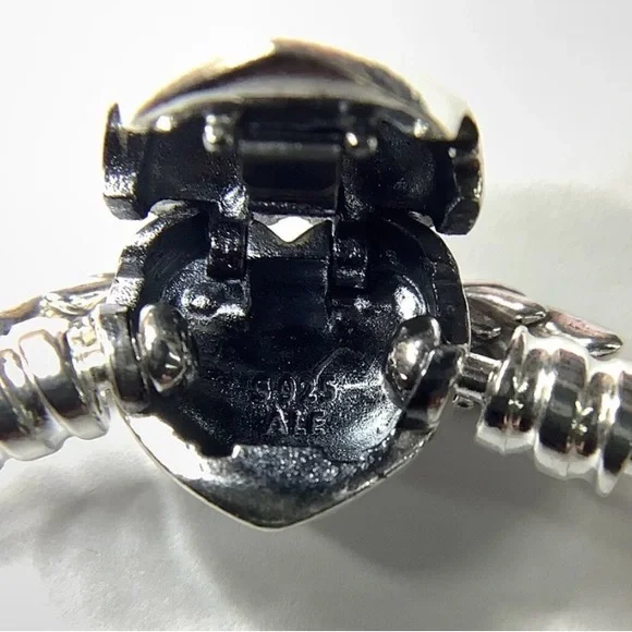 Pandora Sterling Silver Heart Bracelet NWOT - Picture 5 of 6